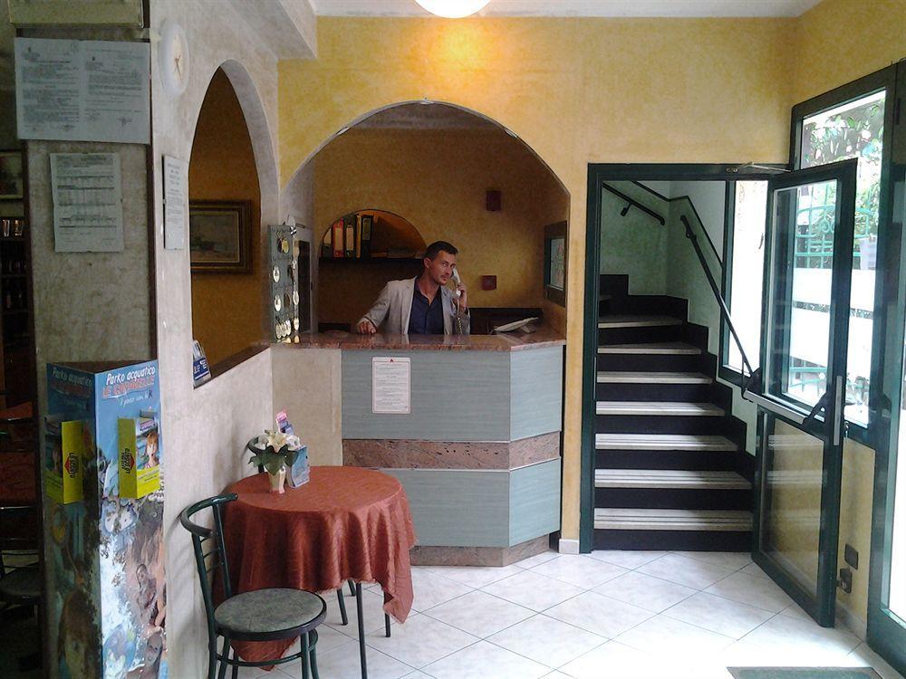 Hotel Lady Susanna Varazze Bagian luar foto